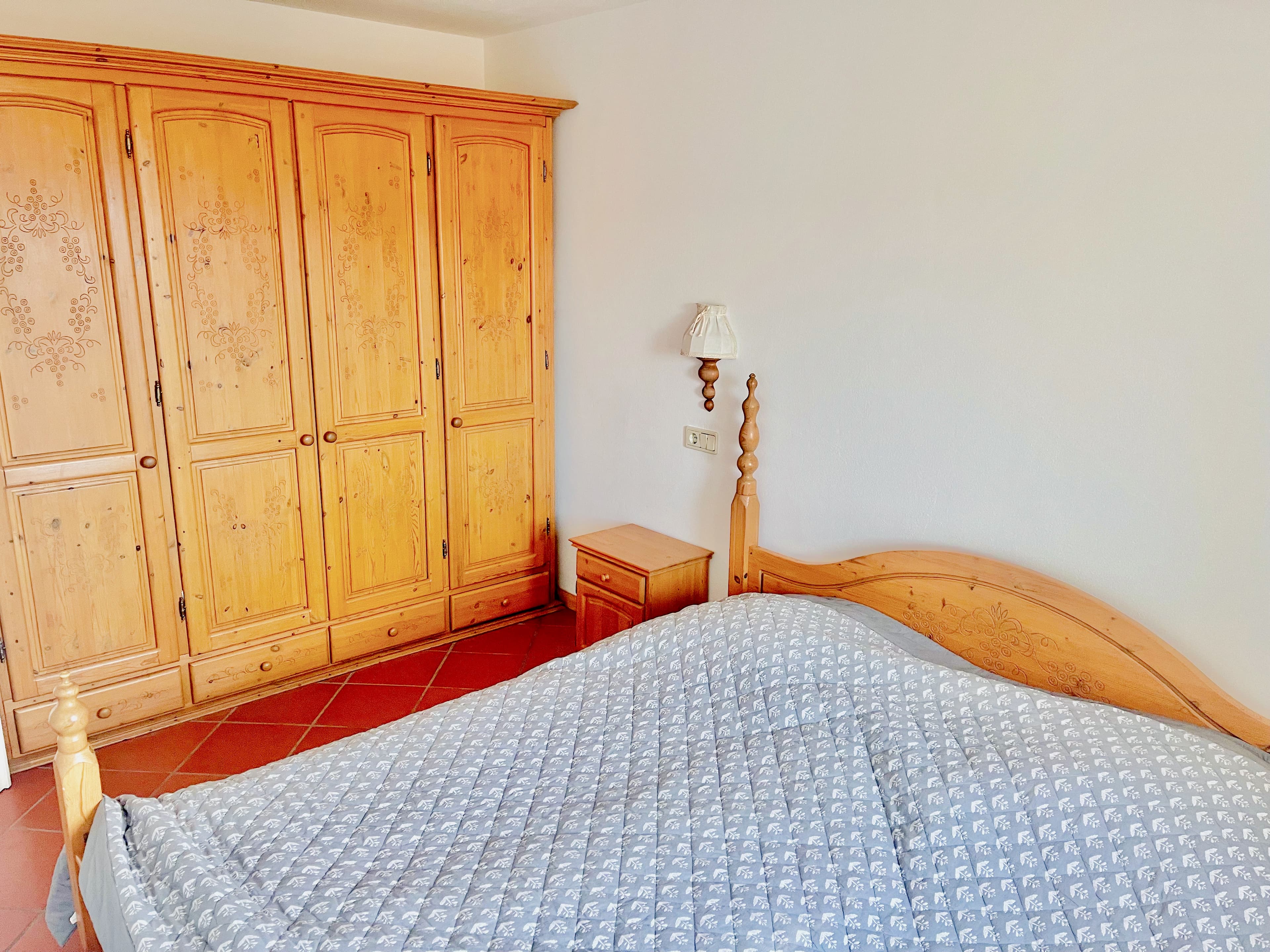 Bedroom wardrobe and storage